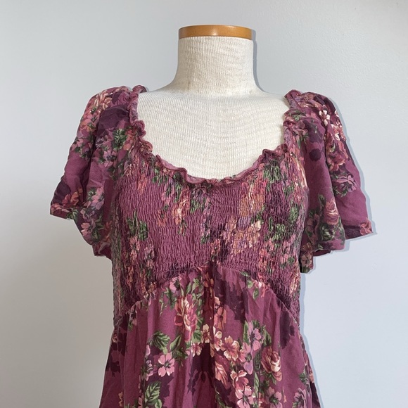Floral dress, on shoulder - off shoulder. Size medium - Picture 2 of 4